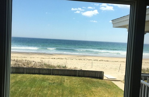 Wells Beach Maison | Open the Slider and you are on the Beach!