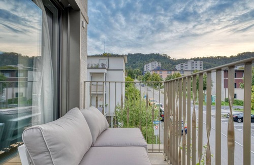 Wiedikon Appartement | Open Wiedikon Studio w/ Storage & W/D, nr Market, by Blueground