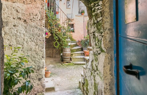 Mazzano Romano Maison | Opera Suites - The Path to Happiness