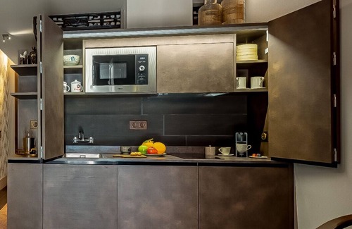 Moscardo Appartement | Suite Opium Den by Justine Apartments Fascinating Atmosphere
