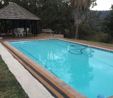 Hazyview Chalet De Ski | Oppi Plaas
