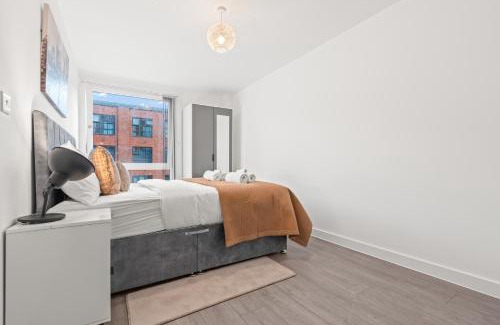 Bordesley Appartement | Opulent 2BR Balcony & Breathtaking skyline views