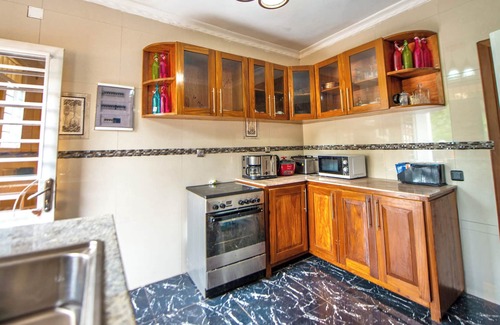 Gombe Appartement | Opulent Oasis: Luxurious 4 Bedroom Apartment
