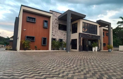 St. Ann's Bay Villa | Opulenz DraxHall