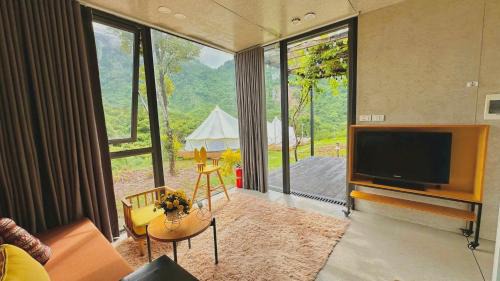 Cao Phong Autre | Ora Hill Retreat