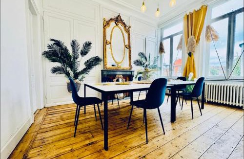 Tourcoing Lit Et Petit-Déjeuner | ORA Jungle Rooms