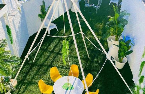 Tourcoing Lit Et Petit-Déjeuner | ORA Jungle Rooms