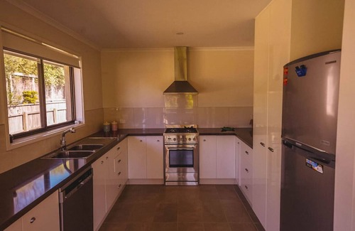 Apollo Bay Maison | Orana 2 blocks to Beach FREE Wifi
