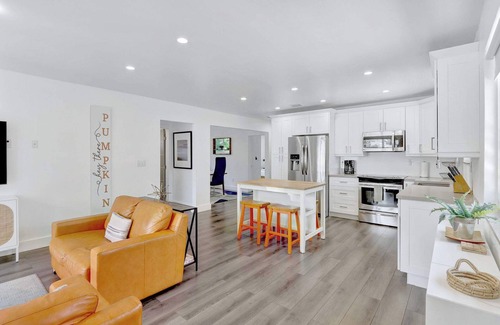 Nurmi Isles Appartement | Orange Dream in the Sky, Pool 3 bed 2 bath