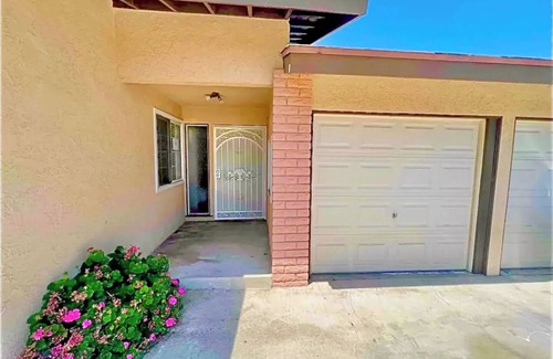 Orange Maison | Orange Gem I Disney I Chapman I Cozy 2Bedroom Home