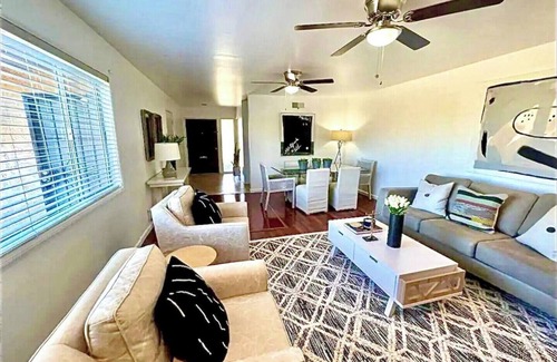 Orange Maison | Orange Gem I Disney I Chapman I Cozy 2Bedroom Home