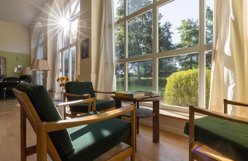 Vierkirchen Appartement | Orangery in Arnsdorf Castle Park - Holiday home