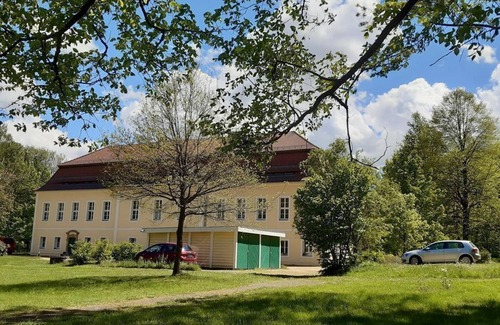 Vierkirchen Appartement | Orangery in Arnsdorf Castle Park - Holiday home