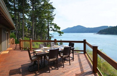 Olga Maison | Exquise maison personnalisée de l'île d'Orcas avec plage privée
