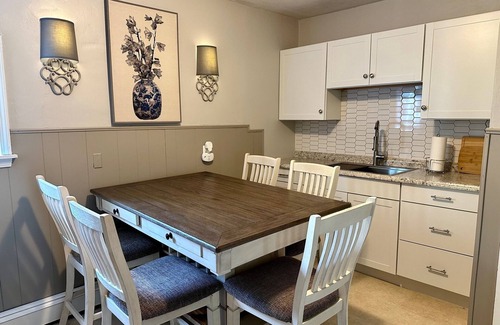Orchard Park Appartement | Orchard Park Apartment Two Miles from Buffalo Bills Highmark Stadium