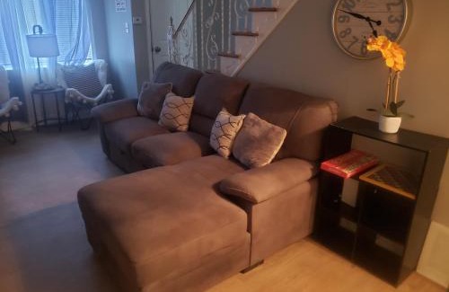 Collingdale Maison | Orchard Room by the Airport - Shared Space