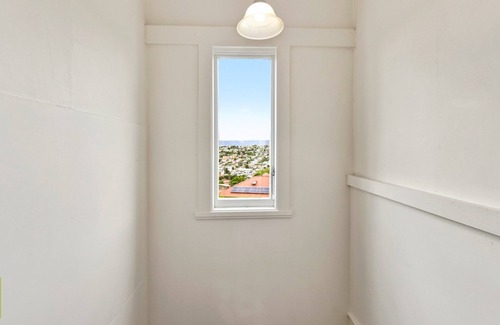 West Launceston Maison | Mountain View Delight