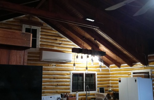 Wantage Cabine | Original Chestnut Log Cabin In A Lake Community