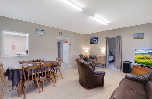Amity Point Maison | Original Straddie Shack with Air-conditioned Comfort