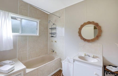 Amity Point Maison | Original Straddie Shack with Air-conditioned Comfort