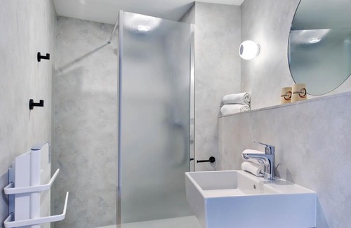 Puy-Guillaume Hôtel | Originals Boutique, Hôtel Larivaut, Puy-Guillaume
