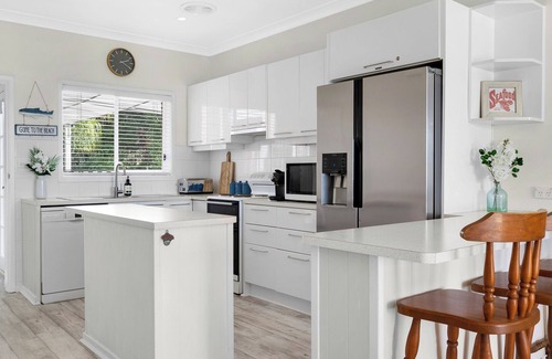 Vincentia Station Balnéaire | Orion Beach Home, Beach Front,walk Directly to the Beach