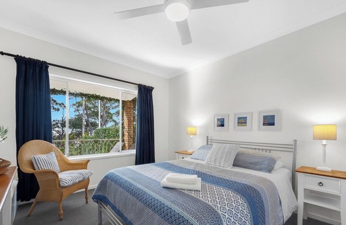Vincentia Station Balnéaire | Orion Beach Home, Beach Front,walk Directly to the Beach
