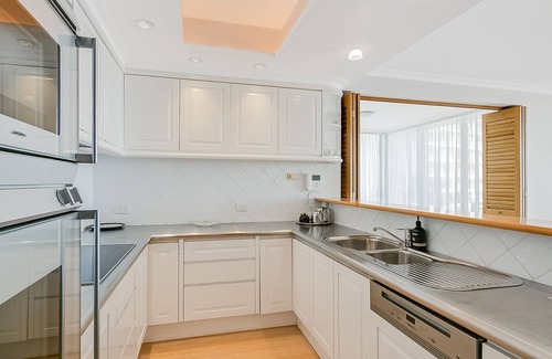 Coolangatta Appartement | Orion Unit 8 Modern apartment Overlooking Snapper Rocks with Wi-Fi included