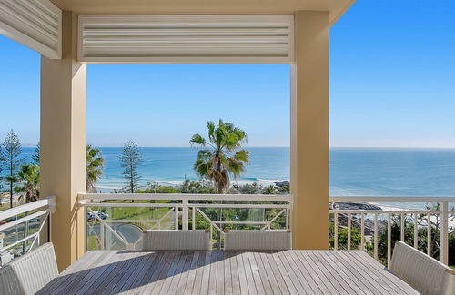Coolangatta Appartement | Orion Unit 8 Modern apartment Overlooking Snapper Rocks with Wi-Fi included