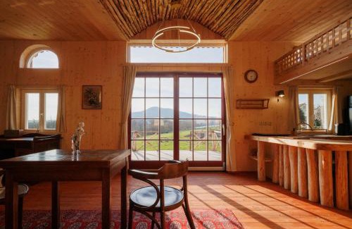 Ustek Maison | Orlí hnízdo pod Sedlem