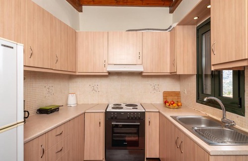 Orne Maison | Ornus Traditional House