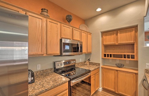 Rancho Vistoso Copropriété | NOUVEAU! Oro Valley Condo w / Pool-Mins au golf et randonnée