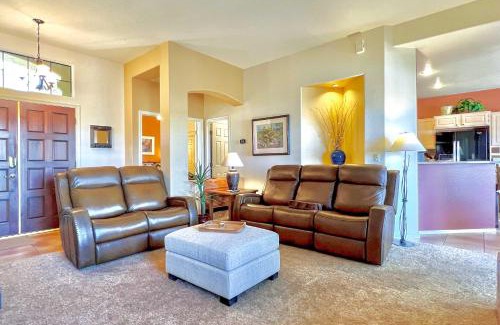 El Conquistador Maison | Oro Valley Getaway with Patio, BBQ and Mountain Views!