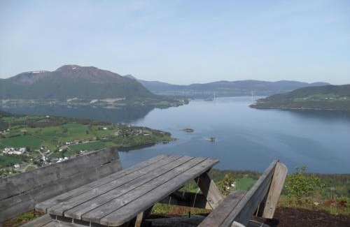 Gjemnes Maison | Orset setra - back to basic cabin - with amazing view