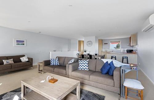 Cowes Maison | Osbourne walk to beach
