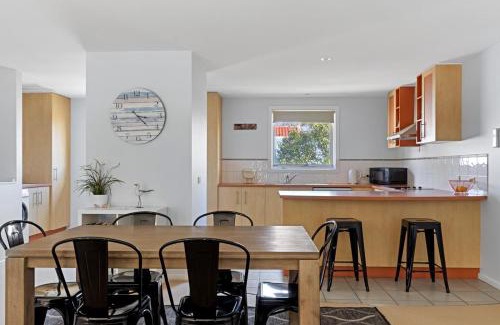Cowes Maison | Osbourne walk to beach