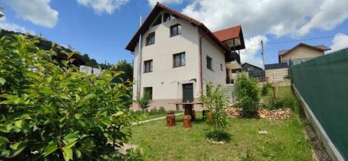 Nehoiu Villa | Oscar Residence