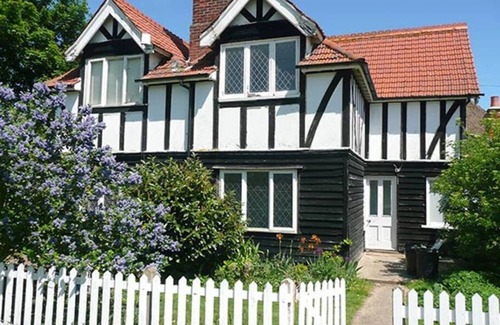 Maldon Appartement | Chase Cottage / 3-bed home on Osea Island, Essex