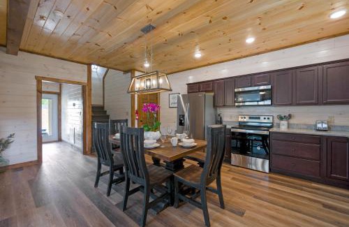 Pigeon Forge Maison | Osprey Nest Cottage Modern New Cabin