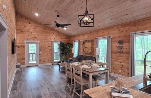 Dauphin Island Maison | Osprey's Nest - Cozy 3-bedroom house - Dog Friendly - 3 Night Min.