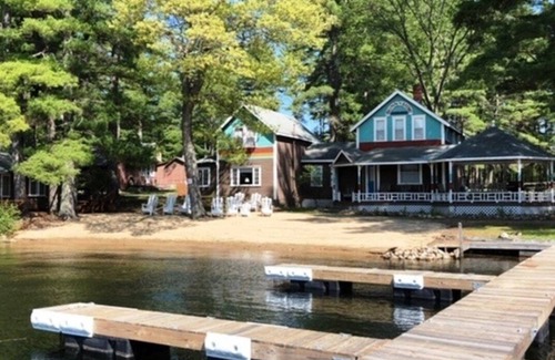 Waterboro Maison | Ossipee Lake house, pet friendly