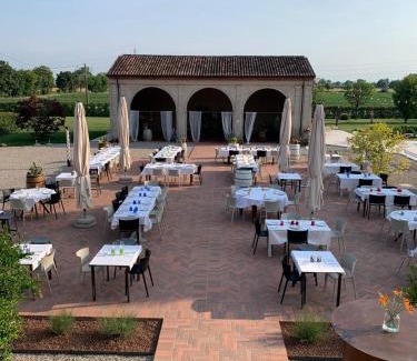 Sarginesco Maison | OSTERIA DI CIMBRIOLO E DORMIRE AL CIMBRIOLO
