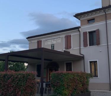 Sarginesco Maison | OSTERIA DI CIMBRIOLO E DORMIRE AL CIMBRIOLO