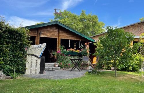Gelbensande Appartement | Ostsee Jägerhütte am Waldesrand mit Sauna