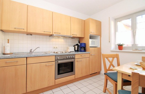 Ostseebad Kuhlungsborn Appartement | Ostseeblick - Fewo Fehmarn 22: 1-room apartment close to the beach with large balcony