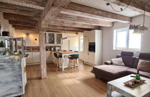 Jakobsdorf Maison | Ostseenahes Ferienhaus mit 3 Schlafzimmern und großem Naturgarten auf 6000 qm