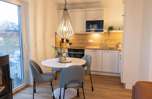 Tossens Maison | Ostwind - peace and quiet on the dyke. Sauna. Family time.