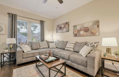 University District Maison | OSU and Short North 4 Bedroom Patio and Garage with EV