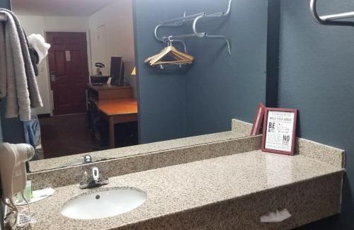 Stillwater Appartement | osu King Bed Hotel Room 112 Wi-Fi Booking