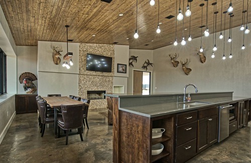 Pawnee County Cabine | Nouvelle retraite privée de luxe pour entreprises / familles près de OSU et de Stillwater